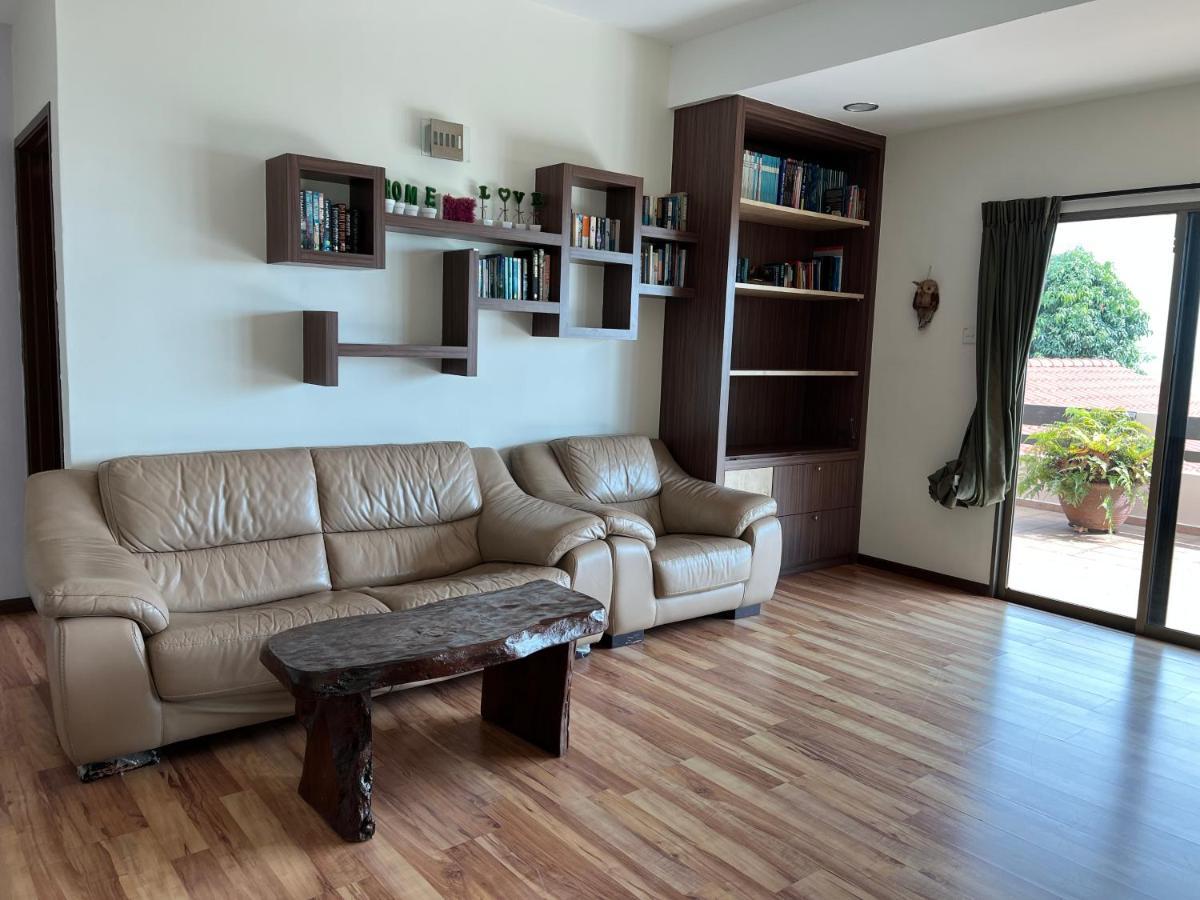 Melaka Beachfront Villa With Pool ภายนอก รูปภาพ
