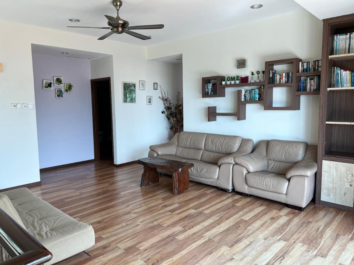 Melaka Beachfront Villa With Pool ภายนอก รูปภาพ