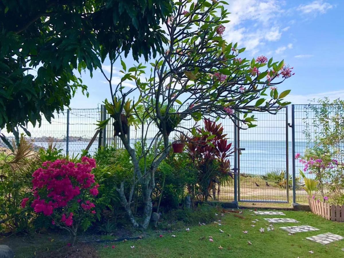 Melaka Beachfront Villa With Pool ภายนอก รูปภาพ