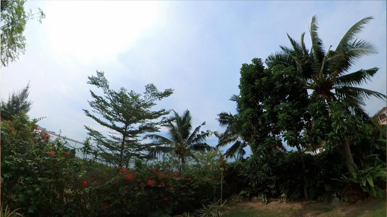 Melaka Beachfront Villa With Pool ภายนอก รูปภาพ