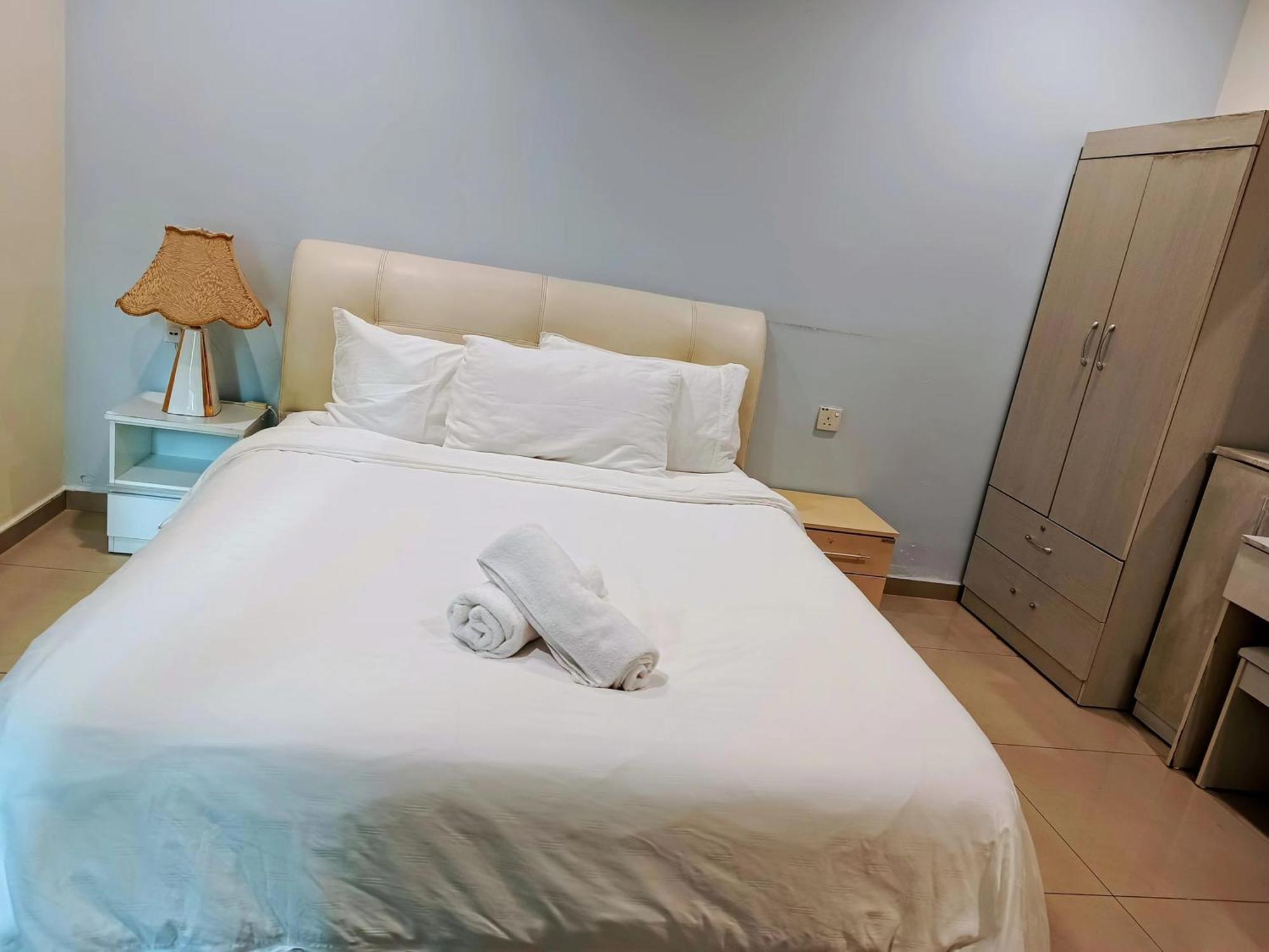 Melaka Beachfront Villa With Pool ภายนอก รูปภาพ