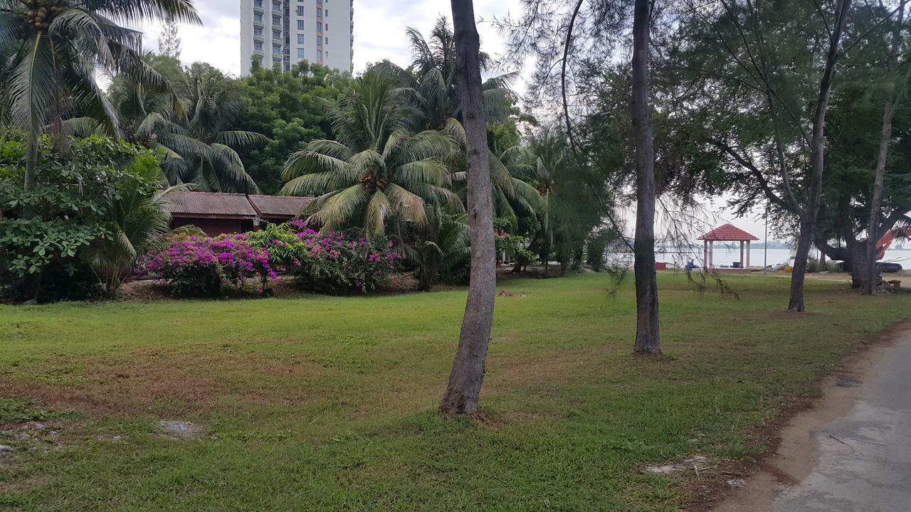 Melaka Beachfront Villa With Pool ภายนอก รูปภาพ