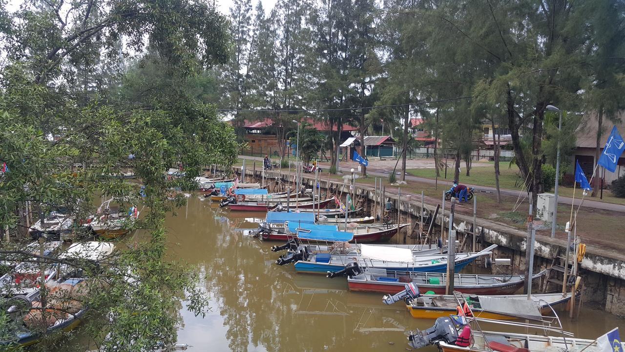 Melaka Beachfront Villa With Pool ภายนอก รูปภาพ