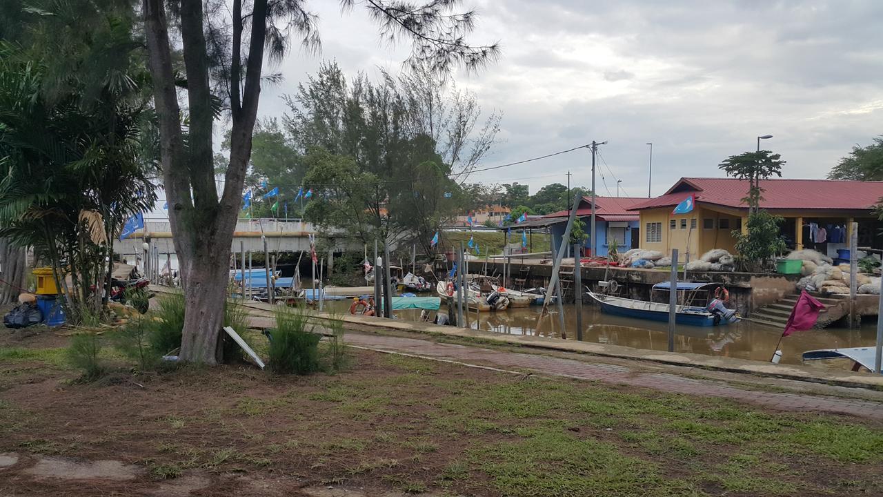 Melaka Beachfront Villa With Pool ภายนอก รูปภาพ